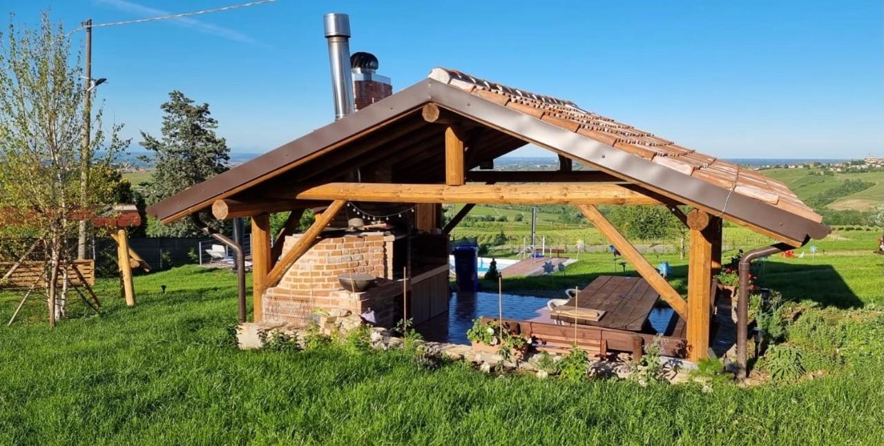 Casa Vacanza Con Piscina,Area Giochi Bambini. Santa Maria della Versa Luaran gambar