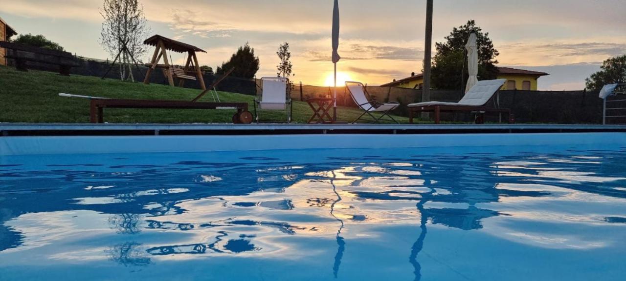 Casa Vacanza Con Piscina,Area Giochi Bambini. Santa Maria della Versa Luaran gambar