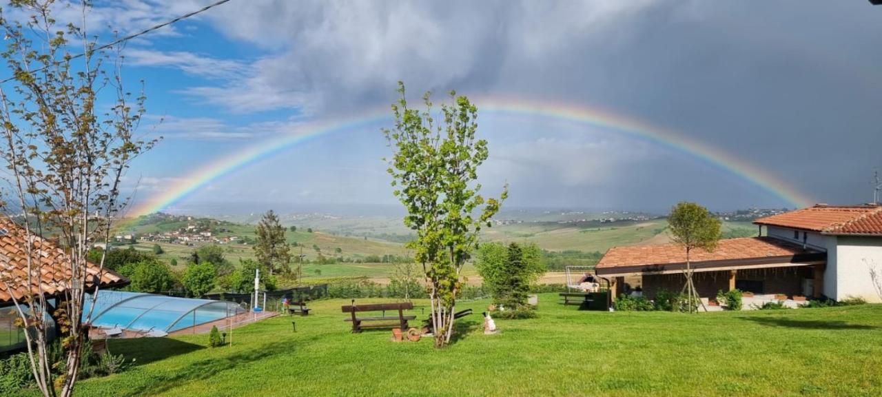 Casa Vacanza Con Piscina,Area Giochi Bambini. Santa Maria della Versa Luaran gambar